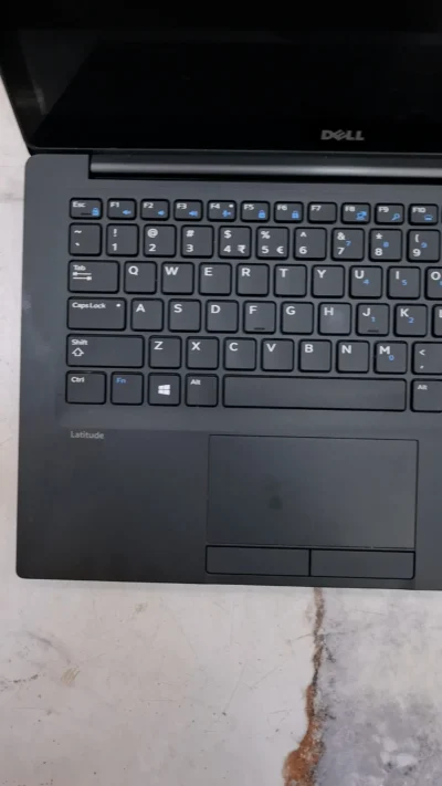 Dell Latitude 7280 6th gen Core i5 8gb 256ssd Touch screen
