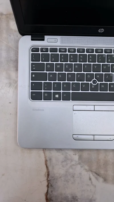 HP 820G3 6TH gen core i5 8gb 256ssd