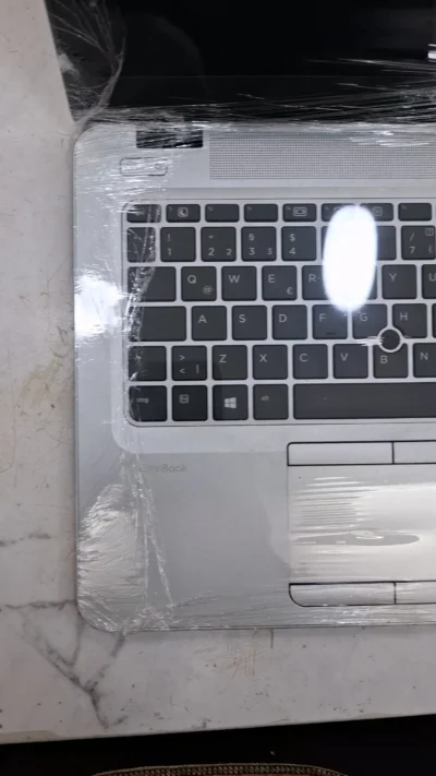 Hp 840g4 7th gen Core i5 8gb 256ssd