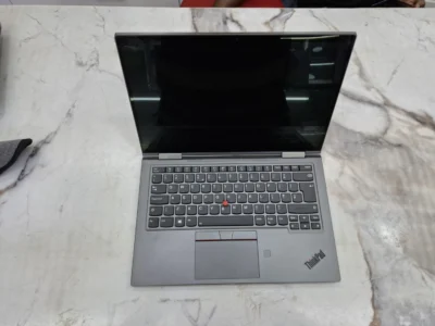 Lenovo Thinkpad x1 yoga 10th gen Core i7 16gb 512ssd