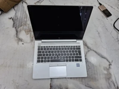 Hp 830g5 8thgen Core i5 8gb 256ssd