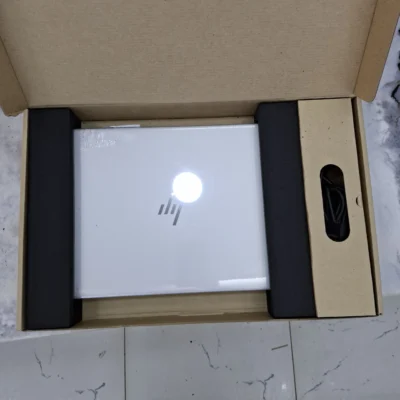 Hp 830g5 8th gen Core i5 8gb 256ssd Refurbished box