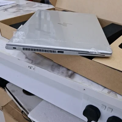 Hp 830g5 8th gen Core i5 8gb 256ssd open box