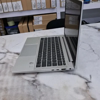 Hp 830g7 10th gen Core i7 16GB 512ssd touch screen Open box