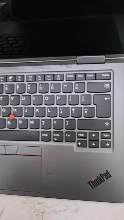 Lenovo Thinkpad x1 yoga 10th gen Core i7 16gb 512ssd