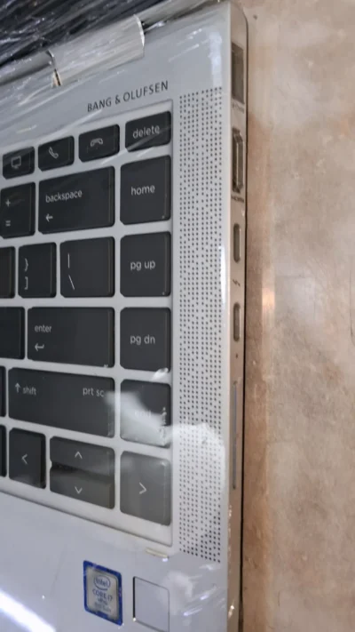 Hp 1040g6 8th gen x360 Core i7 16GB 512ssd
