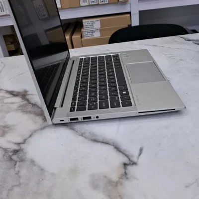 Hp 830g7 10th gen Core i7 16GB 512ssd touch screen Open box