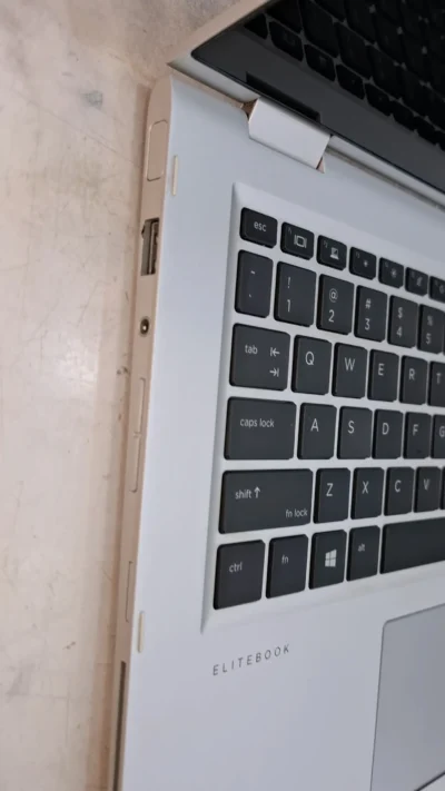 Hp Elitebook 1030g2 7th gen x360 Core i5/8gb 256ssd