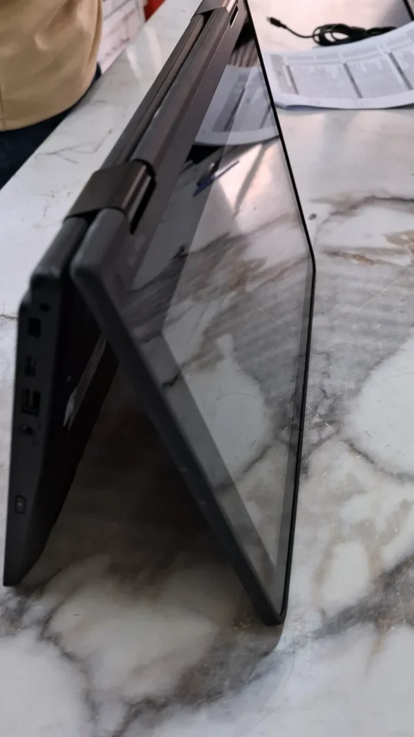 Lenovo Thinkpad yoga 11E x360 Celeron 8gb 256ssd