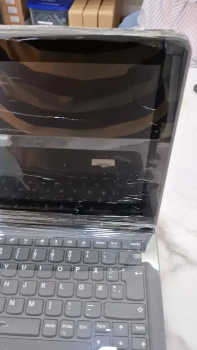 Lenovo Thinkpad Yoga 11E x360 pentium 8gb 256ssd