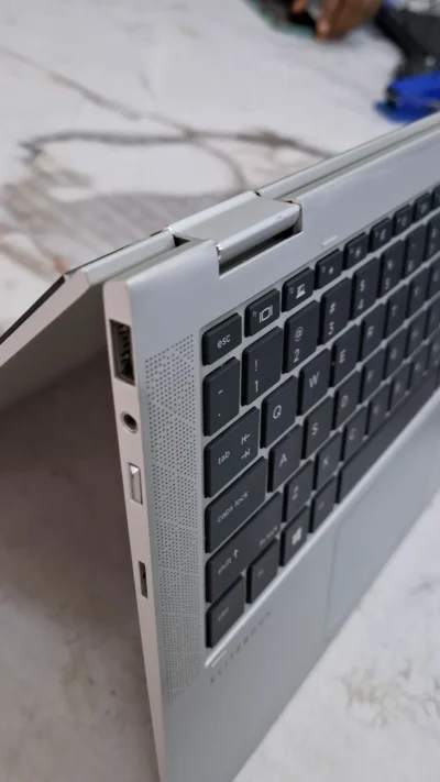 Hp Elitebook 1030g3 x360 8th gen Core i7 8gb 512ssd