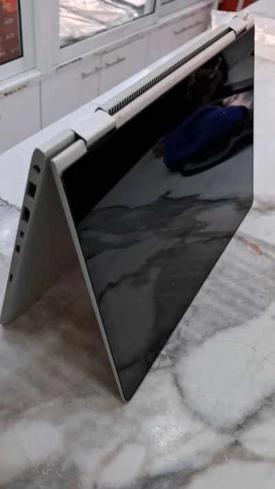Hp Elitebook 1030g2 7th gen x360 Core i5/8gb 256ssd