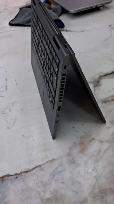 Lenovo Thinkpad x1 yoga 10th gen Core i7 16gb 512ssd