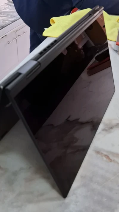 Lenovo Thinkpad X1 yoga 8th gen x360 Core i7 16gb 512ssd