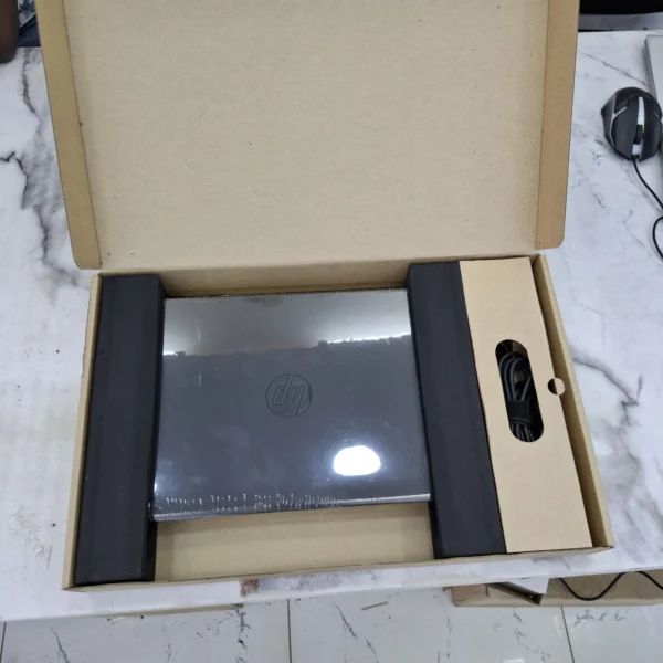 Hp EliteBook 820g1 4th gen Core i5 4gb 500GB Refurbished box