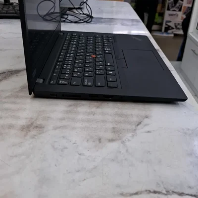 Lenovo ThinkPad X390 8th gen core i5 16gb 256ssd