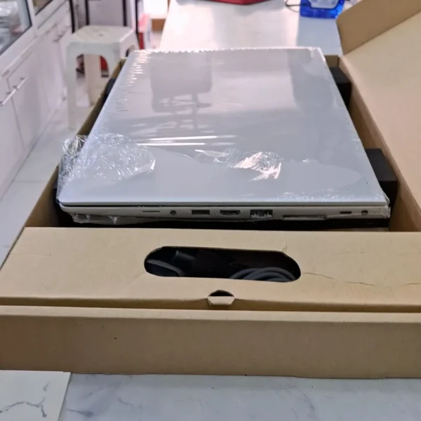 Hp EliteBook 840g5 8th Gen Core I7 16gb 512ssd Refurbished Box