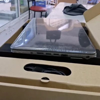 Hp EliteBook 820g1 4th gen Core i5 4gb 500GB Refurbished box