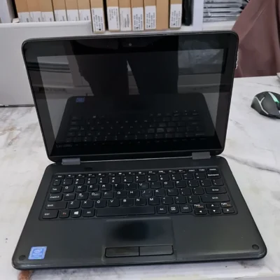 Lenovo yoga 300e X360 Celeron 4gb 128ssd