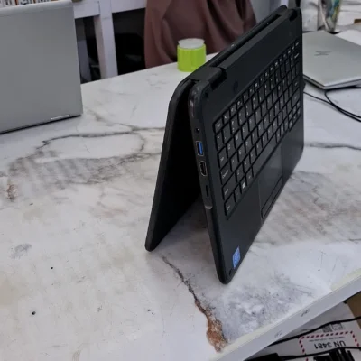 Lenovo yoga 300e X360 Celeron 4gb 128ssd